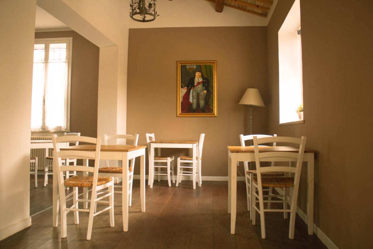 Il Bianconiglio R&B Bed & Breakfast Carraie Bagian luar foto