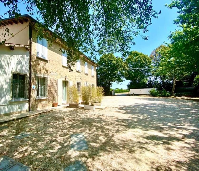 Il Bianconiglio R&B Bed & Breakfast Carraie Bagian luar foto