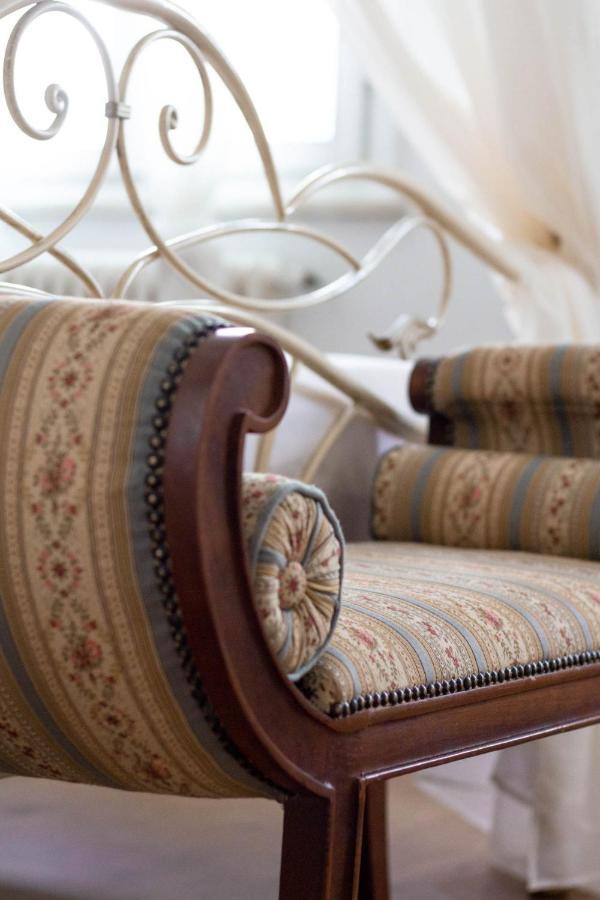 Il Bianconiglio R&B Bed & Breakfast Carraie Bagian luar foto