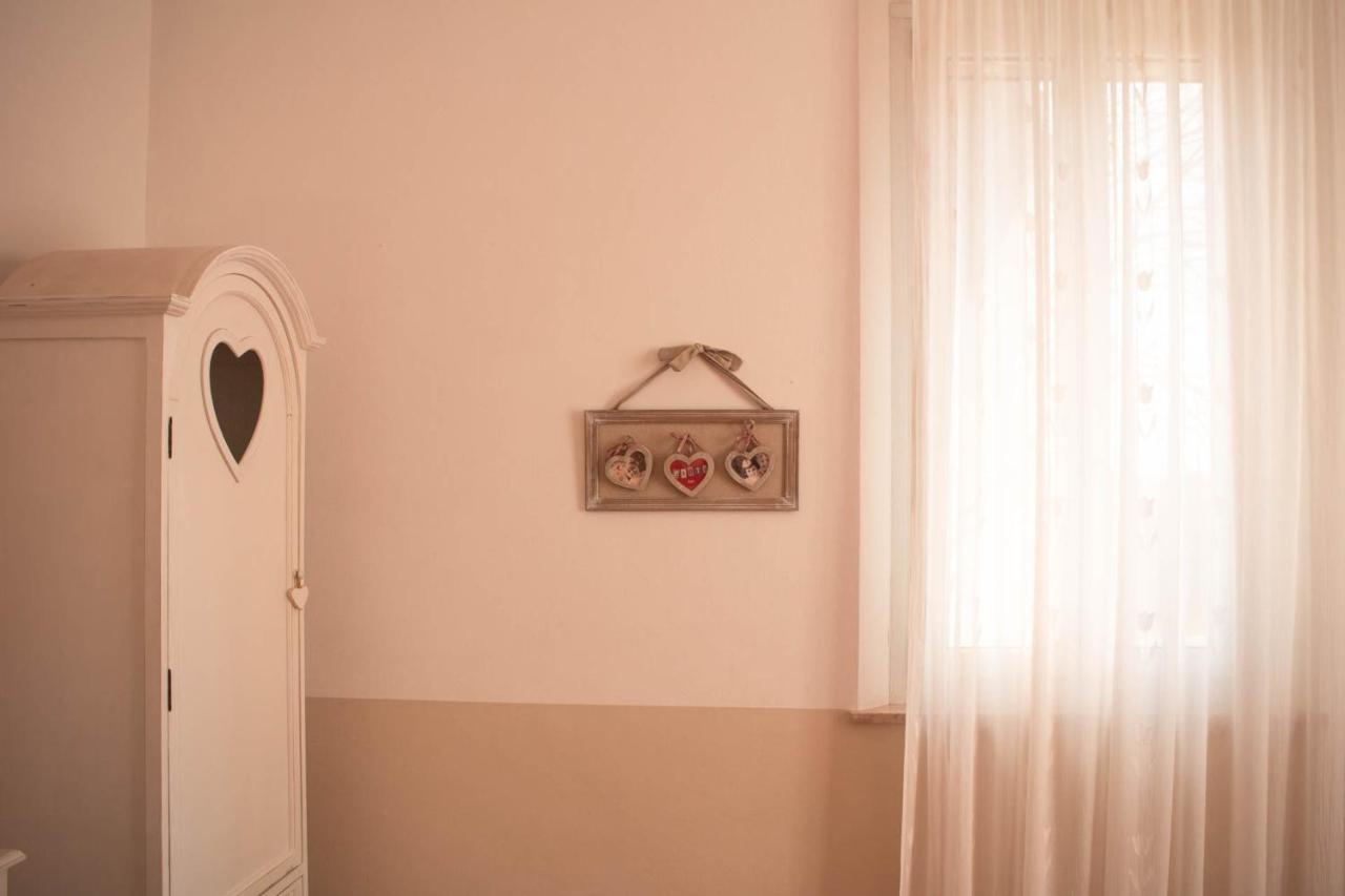 Il Bianconiglio R&B Bed & Breakfast Carraie Bagian luar foto