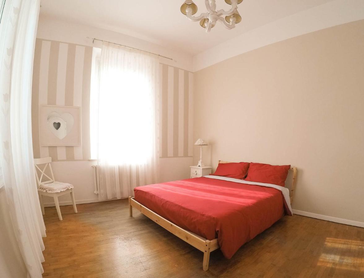 Il Bianconiglio R&B Bed & Breakfast Carraie Bagian luar foto