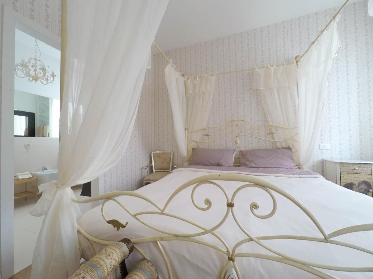 Il Bianconiglio R&B Bed & Breakfast Carraie Bagian luar foto